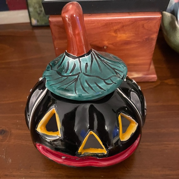 Black Ceramic Pumpkin/tea light holder with removable lid